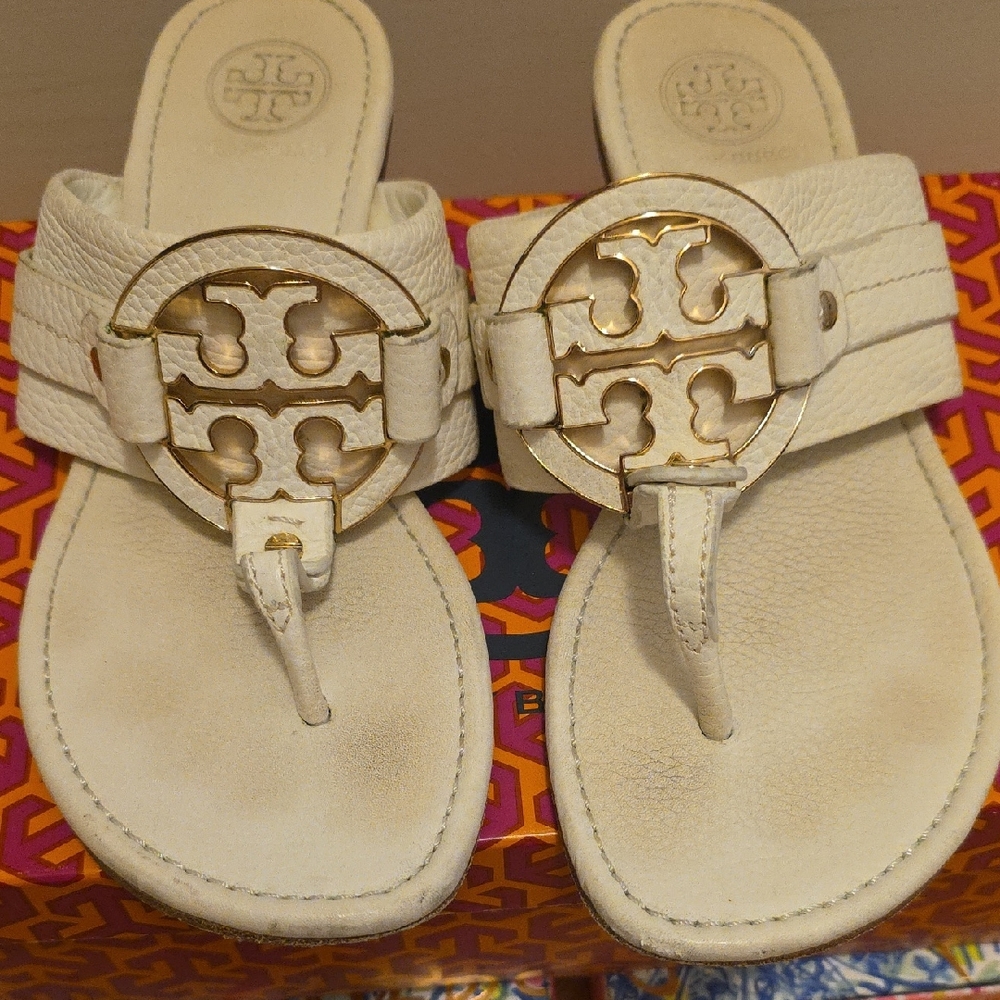 Tory Burch Cream Sandals with Iconic Logo